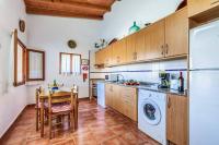 A kitchen or kitchenette at Can Bachio