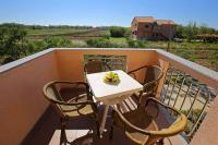 Balkón alebo terasa v ubytovaní Holiday apartment in Privlaka with sea view, balcony, air conditioning, WiFi 3598-5