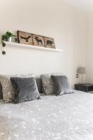 Postel nebo postele na pokoji v ubytování Home2Book Urban Stay Terrace with pool, Las Palmas