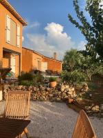 Ogród w obiekcie Maison Chante Vigne