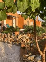 Ogród w obiekcie Maison Chante Vigne