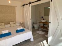 Postel nebo postele na pokoji v ubytování Villa Palmview Up To 28 Guests Close To Jávea Beach