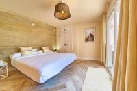 Postel nebo postele na pokoji v ubytování Villa Palmview Up To 28 Guests Close To Jávea Beach
