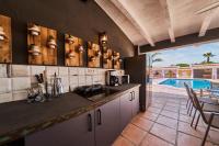 Bazén v ubytování Villa Palmview Up To 28 Guests Close To Jávea Beach nebo v jeho okolí