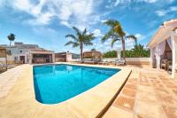 Bazén v ubytování Villa Palmview Up To 28 Guests Close To Jávea Beach nebo v jeho okolí
