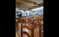 Reštaurácia alebo iné gastronomické zariadenie v ubytovaní Casa de los Bucaneros - komplettes Apartment