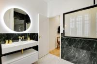 Kúpeľňa v ubytovaní Chic Apartment - 1BR-4P - Facing the Louvre