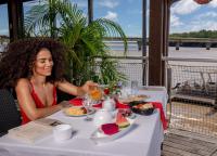 Jídlo v hotelu nebo okolí