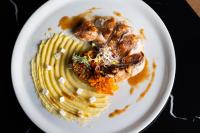 Φαγητό σε αυτό το ξενοδοχείο ή κάπου εκεί κοντά