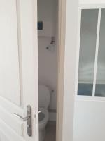 Łazienka w obiekcie Studio neuf atypique centre ville Palavas vue mer