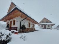 Ca' Fam Chalets v zime