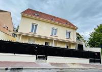 Budova, v ktorej sa apartmán nachádza