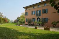 A garden outside Casino di Pragatto