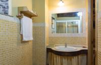 A bathroom at O Muiño de Pena