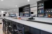 Khu vực lounge/bar tại Howard Johnson by Wyndham Lima