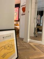 Certifikát, ocenenie alebo iný dokument vystavený v ubytovaní Art & Pleasure WAW z bezpłatnym parkingiem