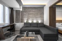 Posedenie v ubytovaní Adelle Apartments, The Luxury Suites