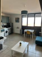 BEAU STUDIO DE 30 M2 AVEC VUE MER - Housity