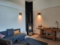 Posedenie v ubytovaní Loire Valley village centre apartment chezANIA