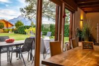 Ogród w obiekcie Maison dans les Alpes - Gîte les 12 sommets