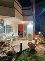 Plán poschodí v ubytovaní Beach Front Garden Studio in Voula No 2