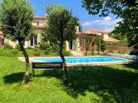 Piscina en o cerca de Villa d&#39;architecte avec piscine et grand jardin