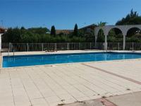 Basen w obiekcie Pavillon avec Terrasse, Piscine et BBQ - 600m Plage, 4 Pers - FR-1-701-41 lub w pobliżu