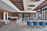 uma representação de um restaurante com mesas e cadeiras em The Westin Resort & Spa Himalayas em Rishikesh