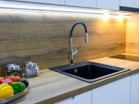 Kuchyňa alebo kuchynka v ubytovaní VisitZakopane- Sekwoja Apartment