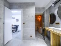 Televízia a/alebo spoločenská miestnosť v ubytovaní VisitZakopane- Sekwoja Apartment
