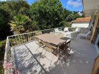 Balkón alebo terasa v ubytovaní Arcachon Jolie maison de vacances avec 4 chambres et grand jardin