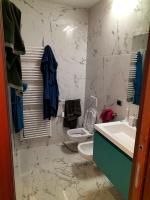 A bathroom at Stanza nr 4 in appartamento incantevole in zona Solari