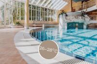 Basen w obiekcie Landhotel Gschirnwirt lub w pobliżu