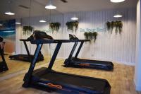 Fitness centrum a/nebo fitness zařízení v ubytování La Serena Mar, Benalmadena Pueblo, Luxury Apartment with Jacuzzi