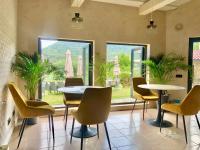 Nespecifikovaný výhled na hory nebo výhled na hory při pohledu z hotelu