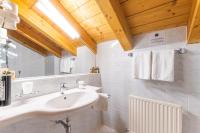 Łazienka w obiekcie Hotel Tia Monte Nauders