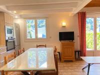 Kuchyňa alebo kuchynka v ubytovaní Le Chalet 102. 3 chambres. Terrasse. Parking. wifi