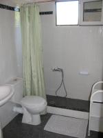A bathroom at Nikos 9