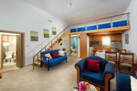 Posedenie v ubytovaní Beach Pearl - Beach Front House with Private Pool