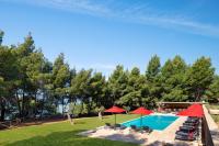 Bazén v ubytovaní Amantes Villas and Suites alebo v jeho blízkosti