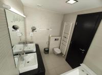 Koupelna v ubytov&aacute;n&iacute; Hotel San Antonio