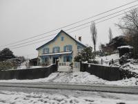 Obiekt Gîte des 3 arbres zimą