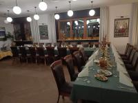 Reštaurácia alebo iné gastronomické zariadenie v ubytovaní Hotel Focus