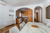 Kuchyň nebo kuchyňský kout v ubytování 5 bedroom Villa private pool