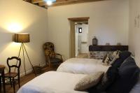 Posteľ alebo postele v izbe v ubytovaní LE DOMAINE DU PETIT TERTRE - SPA EN EXTERIEUR