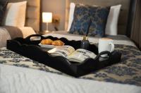 Postel nebo postele na pokoji v ubytování 12 rooms hotel