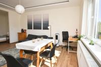 Posedenie v ubytovaní Renovated Stylish Flat at the Castle&Metro