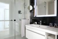 Kúpeľňa v ubytovaní INNSiDE by Meliá Barcelona Apolo