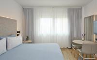 Posteľ alebo postele v izbe v ubytovaní INNSiDE by Meliá Barcelona Apolo