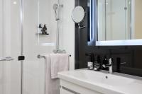 Kúpeľňa v ubytovaní INNSiDE by Meliá Barcelona Apolo